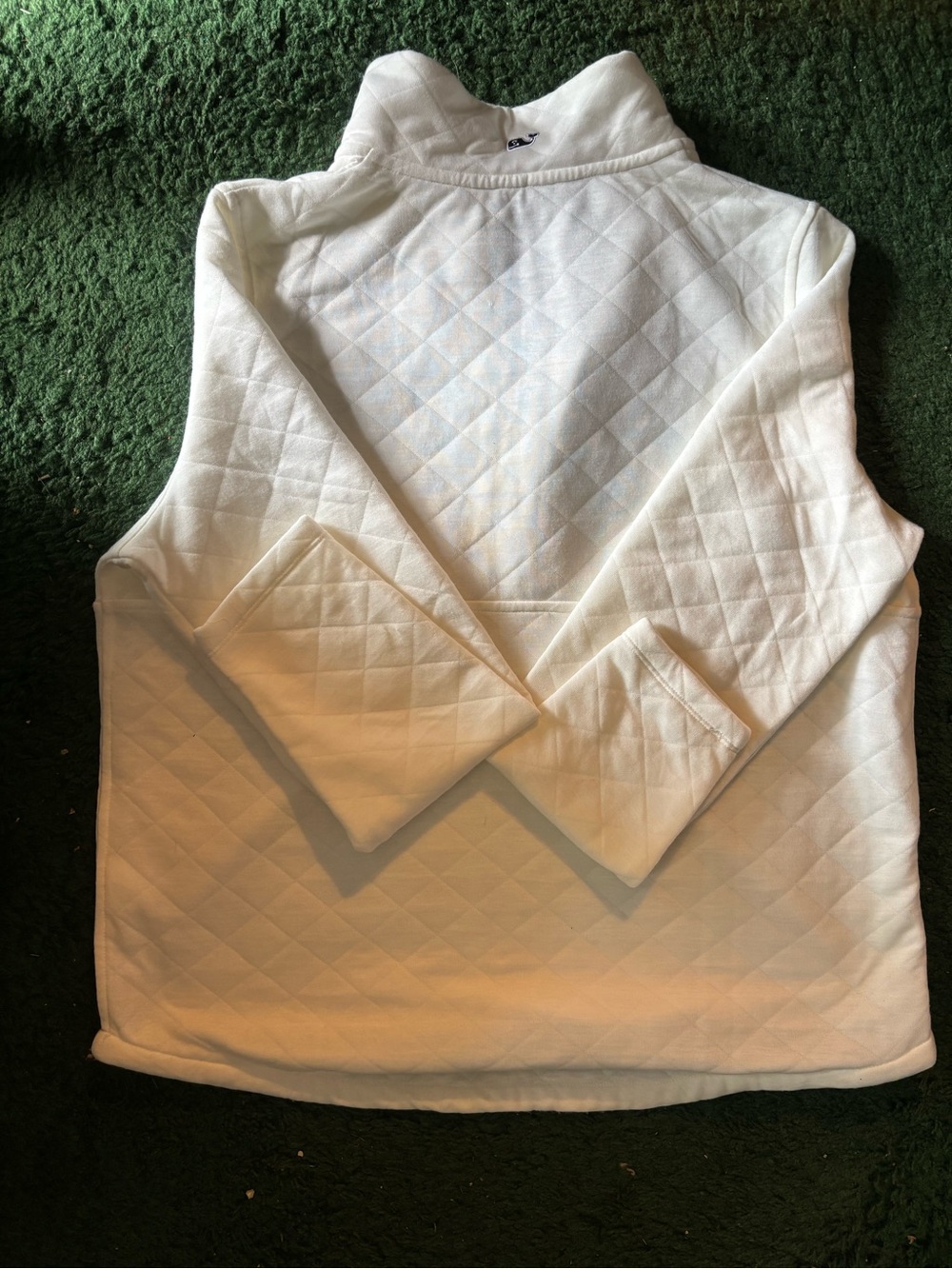 Vineyard Vines White Quilted Pullover with Blue Logo - Picture 3 of 4
